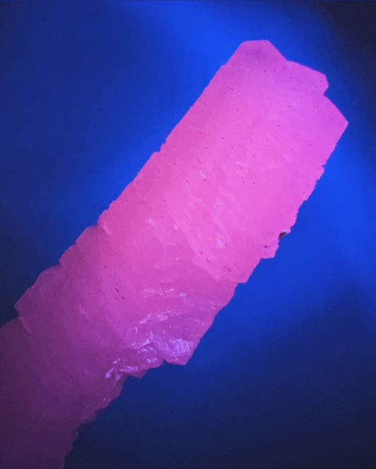 ロシア産マンガノカルサイト＊蛍光＊ ~Manganocalcite~