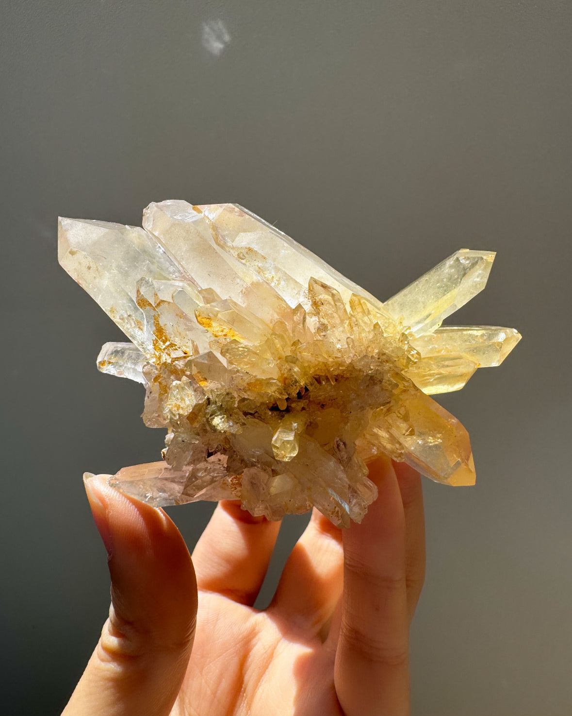 コロンビア・サンタンデール産ピンク＆ゴールデンファーデンクォーツ ~Pink & Golden Faden Quartz~