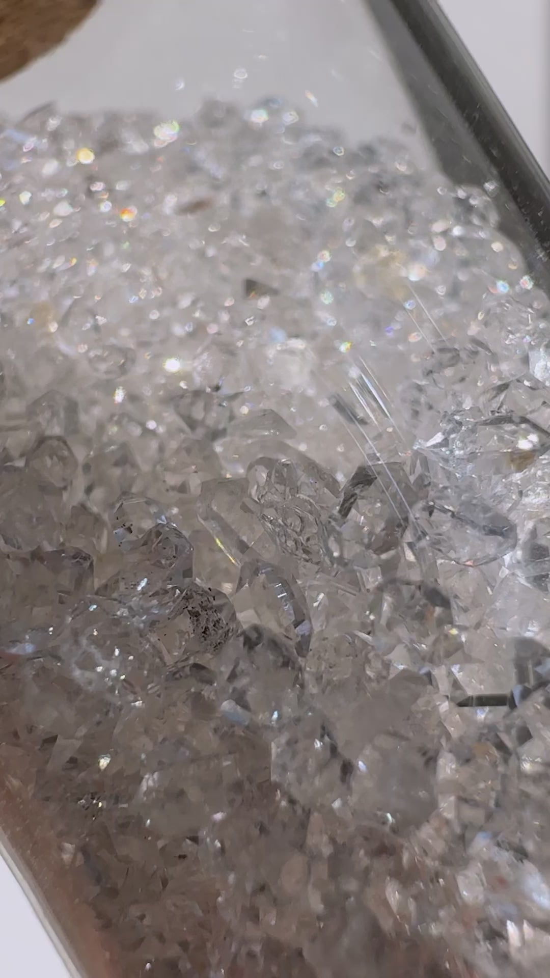 ハーキマーダイアモンド 鑑別書付] ハーキマーダイヤモンド 母岩付き 98x88x75mm #PC671